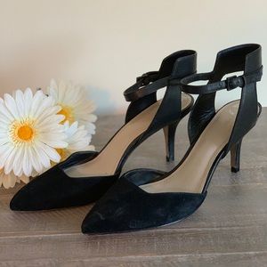 Pour La Victoire leather/suede pump.